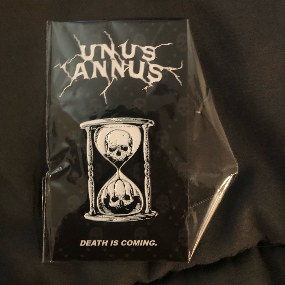 Unus Annus Pin